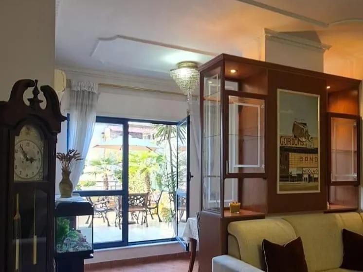 25 Green Retreat Mansion Suite Tirana 0*,
